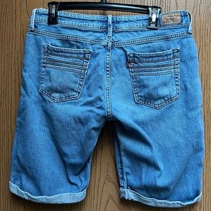 Levi’s 545 Bermuda - Womens size 10 - Blue Denim